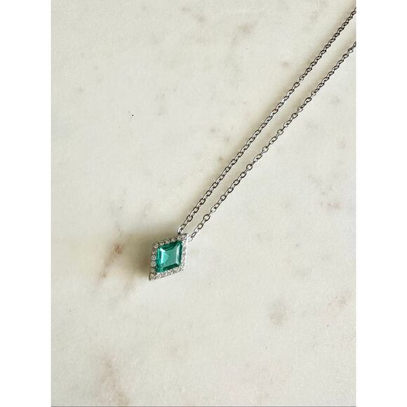 Bright aqua green cubic zirconia lozenge cut pendant necklace - Picture 3 of 6
